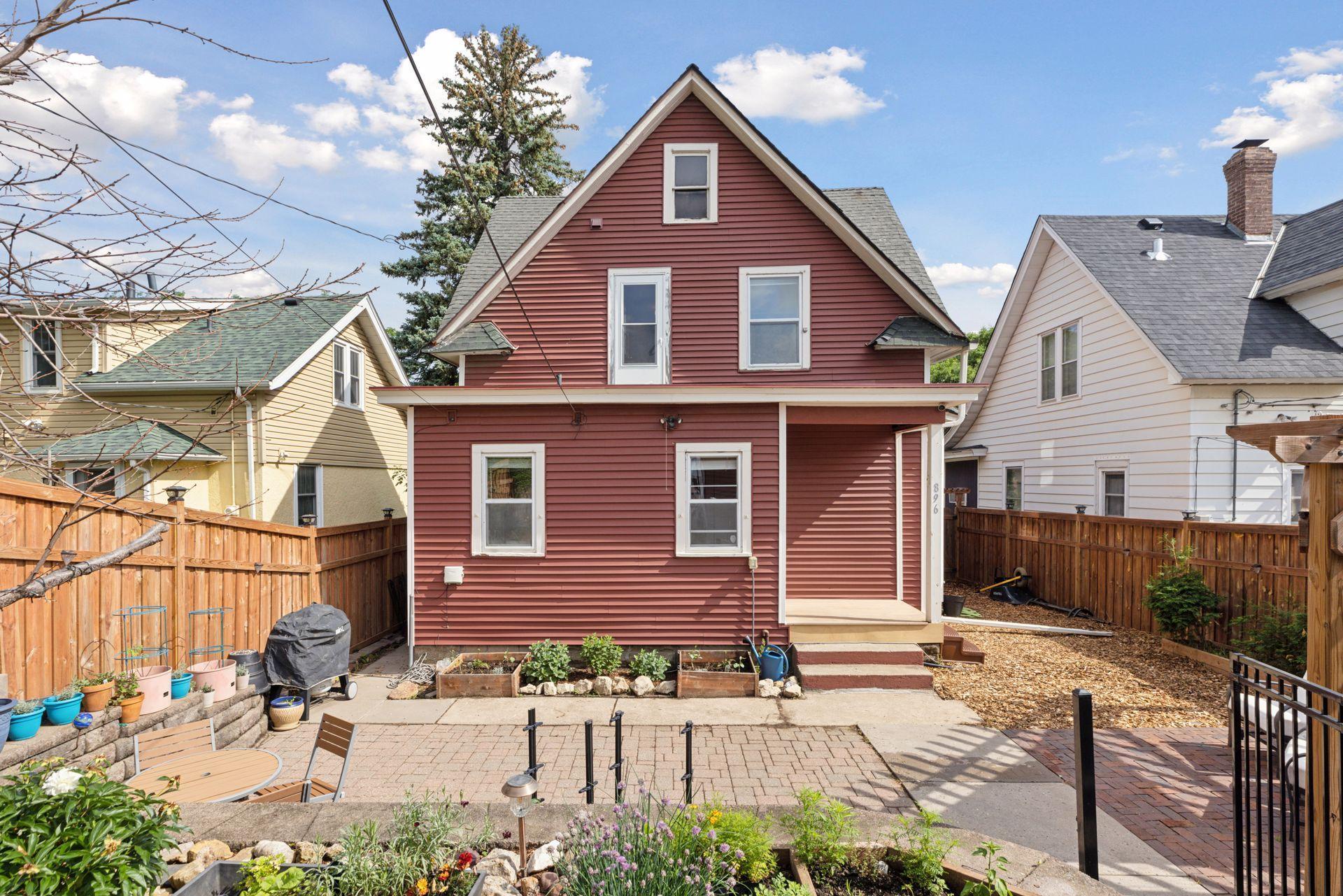 896 Carroll Avenue