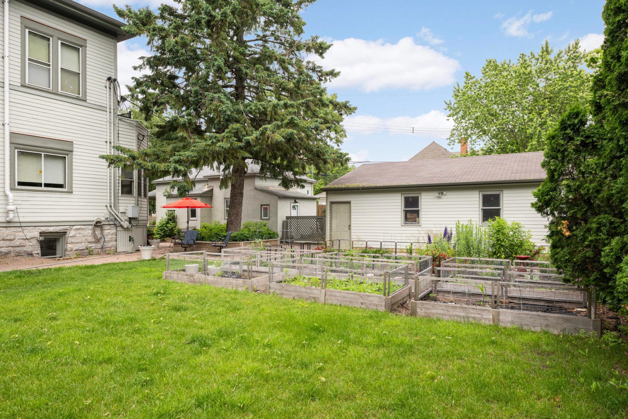 977 Portland Avenue Unit: 1