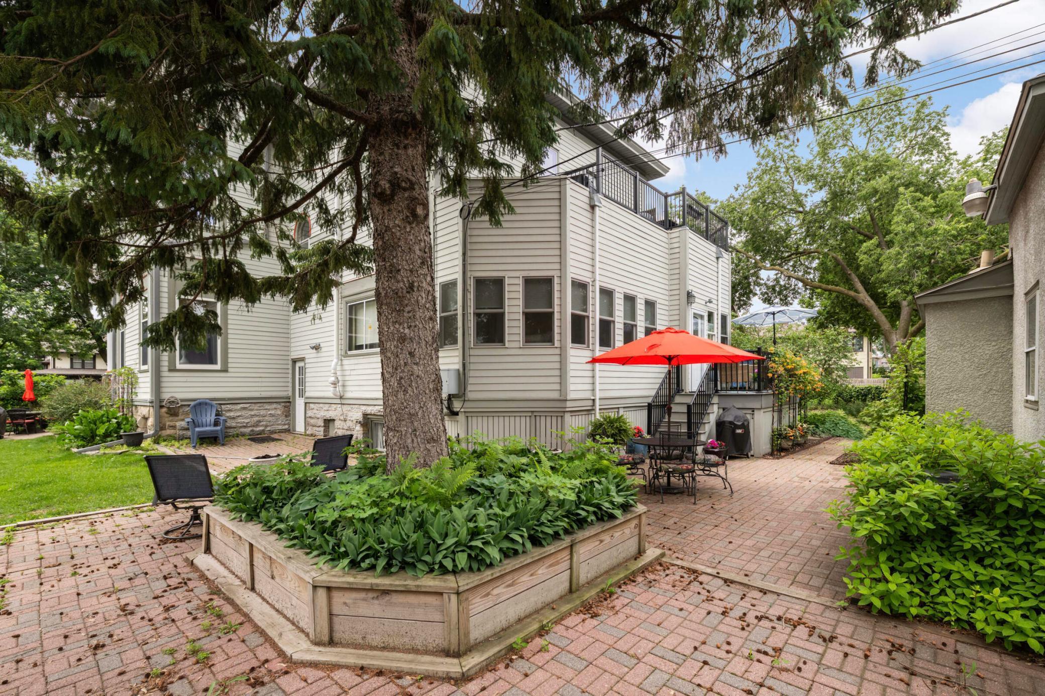 977 Portland Avenue Unit: 1