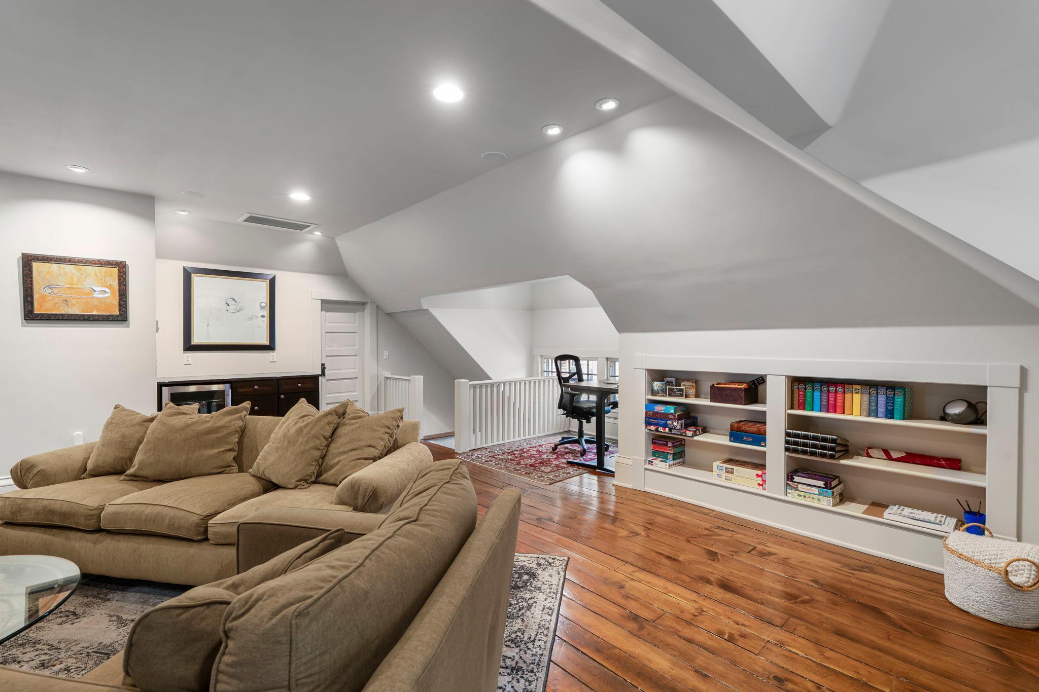 884 Lincoln Avenue