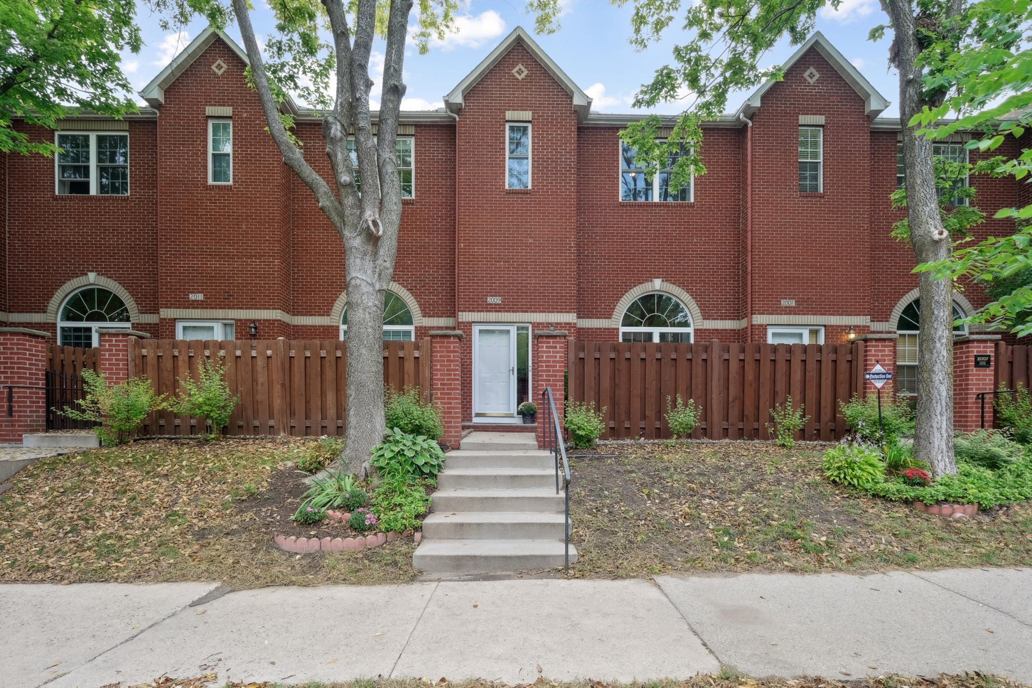 2009 Grand Avenue