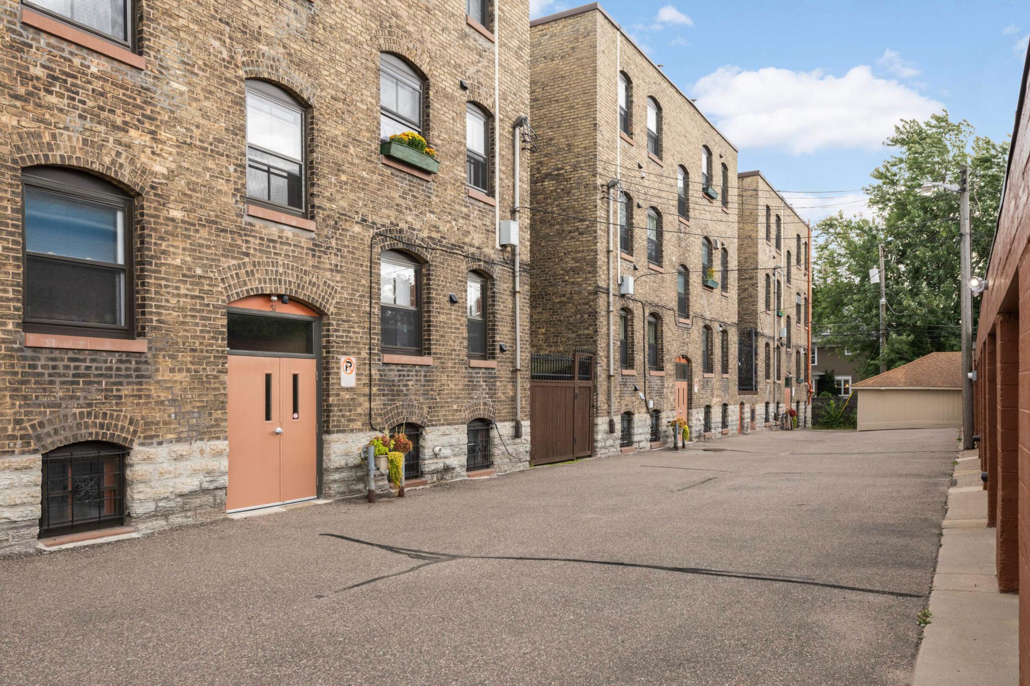 51 Avon Street S Unit: 24