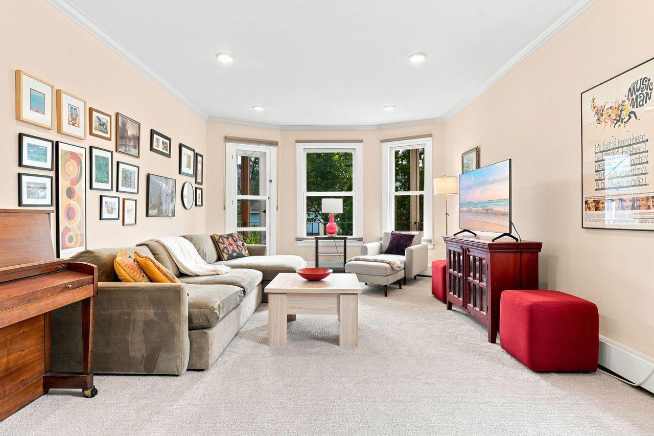 87 Kent Street Unit: 2