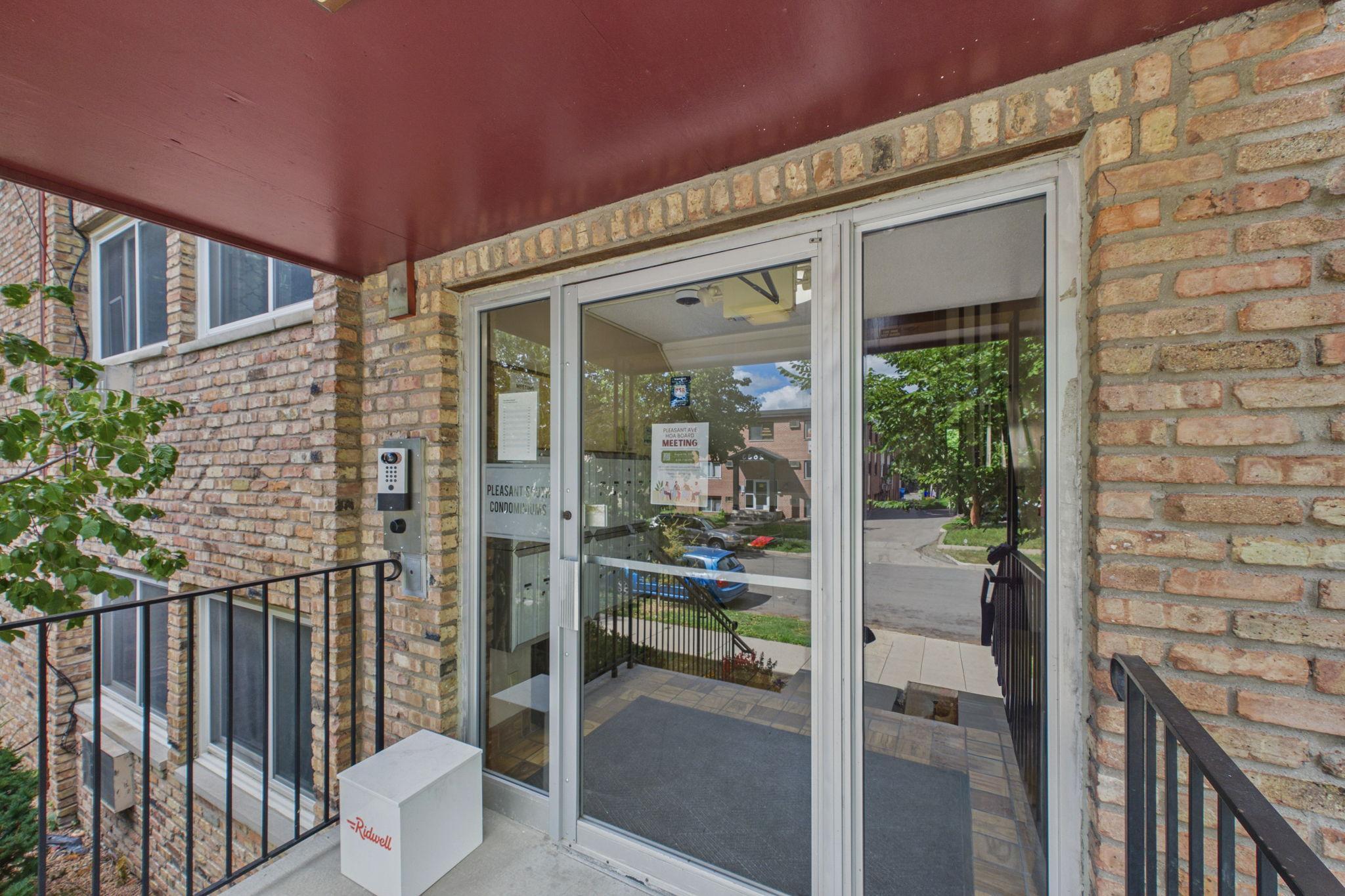 2630 Pleasant Avenue Unit: 205