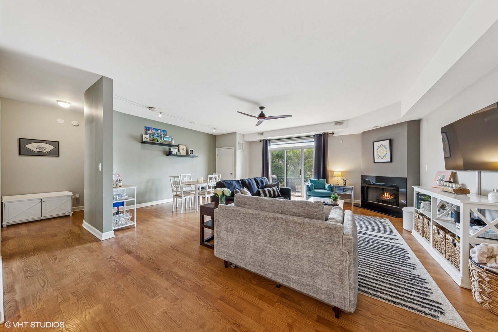 680 N Green Street Unit: 402