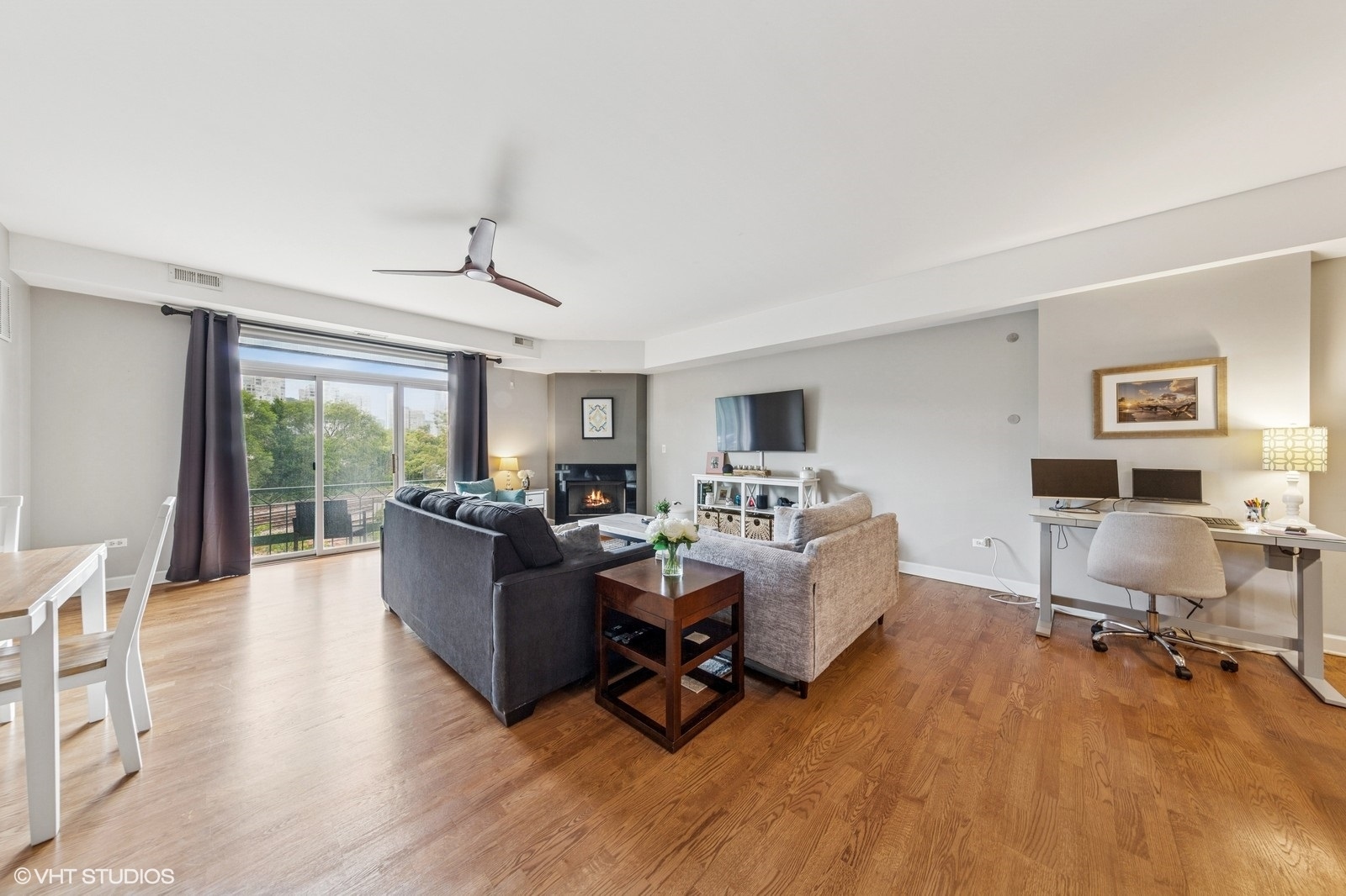 680 N Green Street Unit: 402