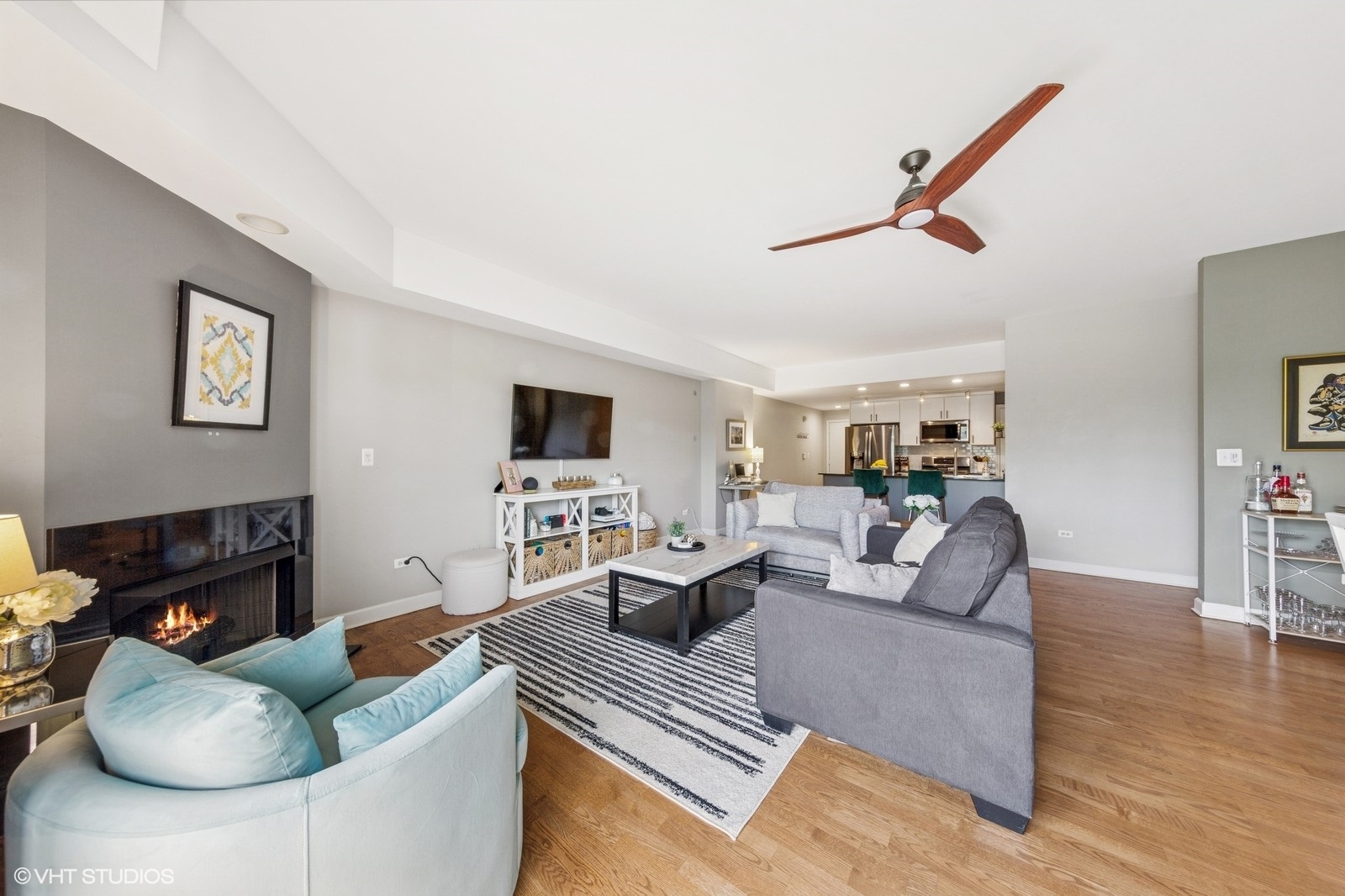 680 N Green Street Unit: 402