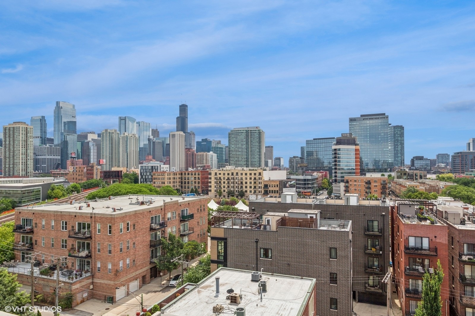 680 N Green Street Unit: 402