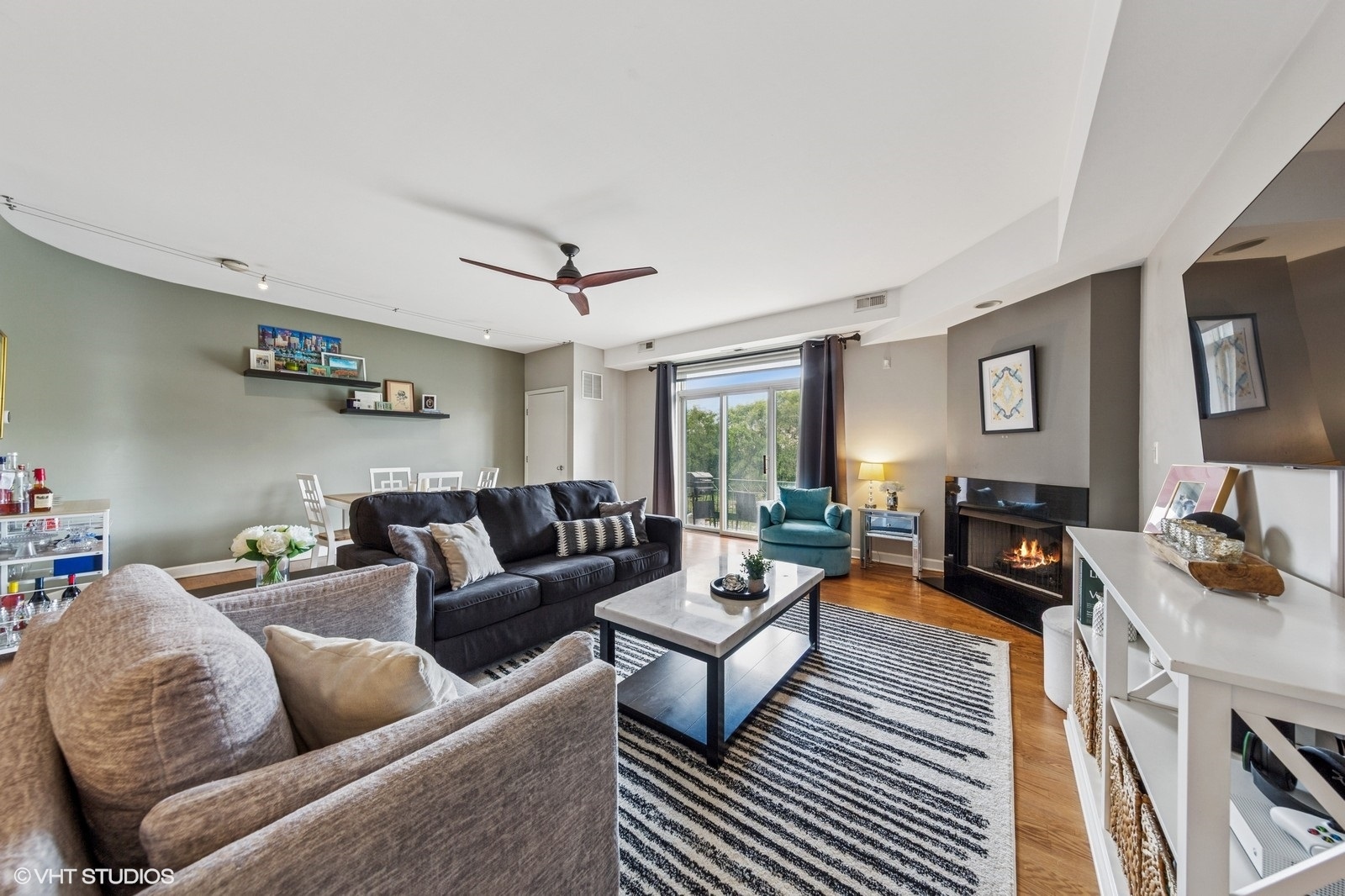 680 N Green Street Unit: 402