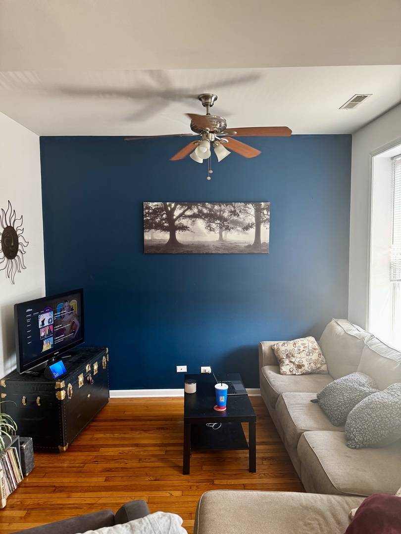 948 W Addison Street Unit: 2