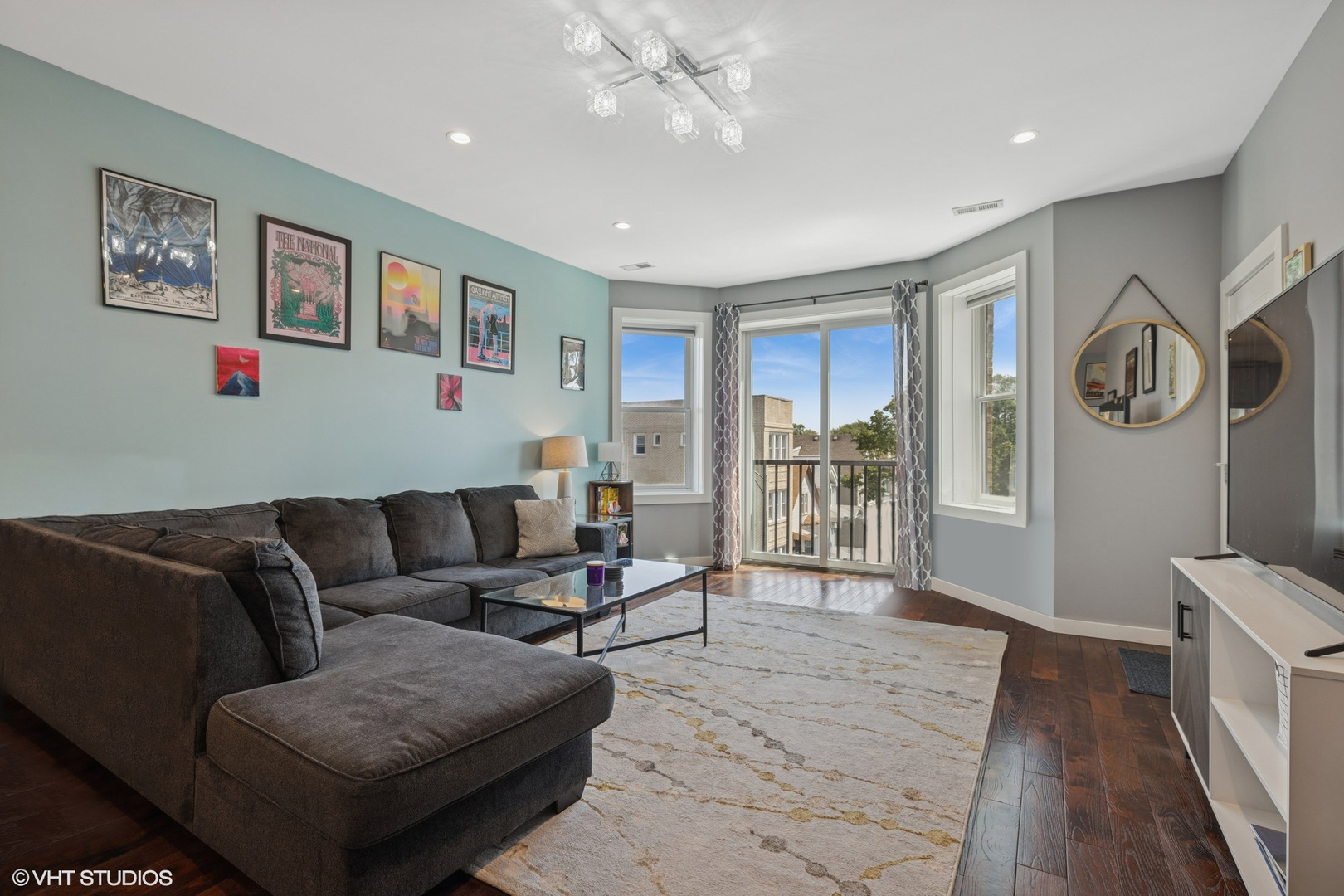 4130 N Kimball Avenue Unit: 3