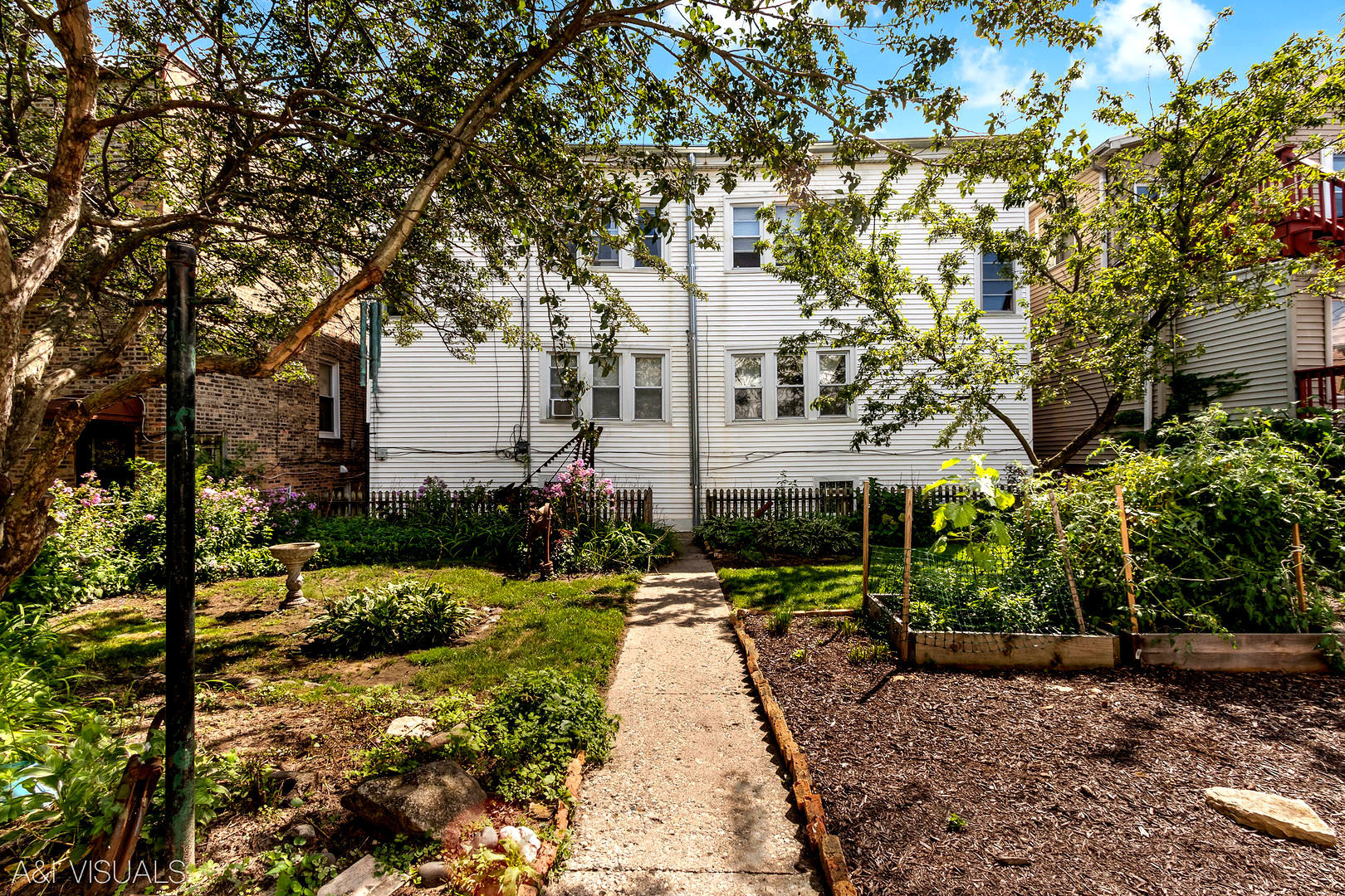 2602 W Winona Street