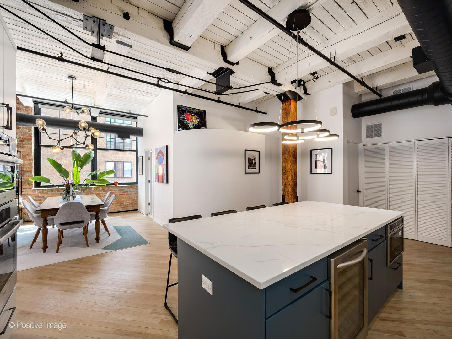 1000 W Washington Boulevard Unit: 334