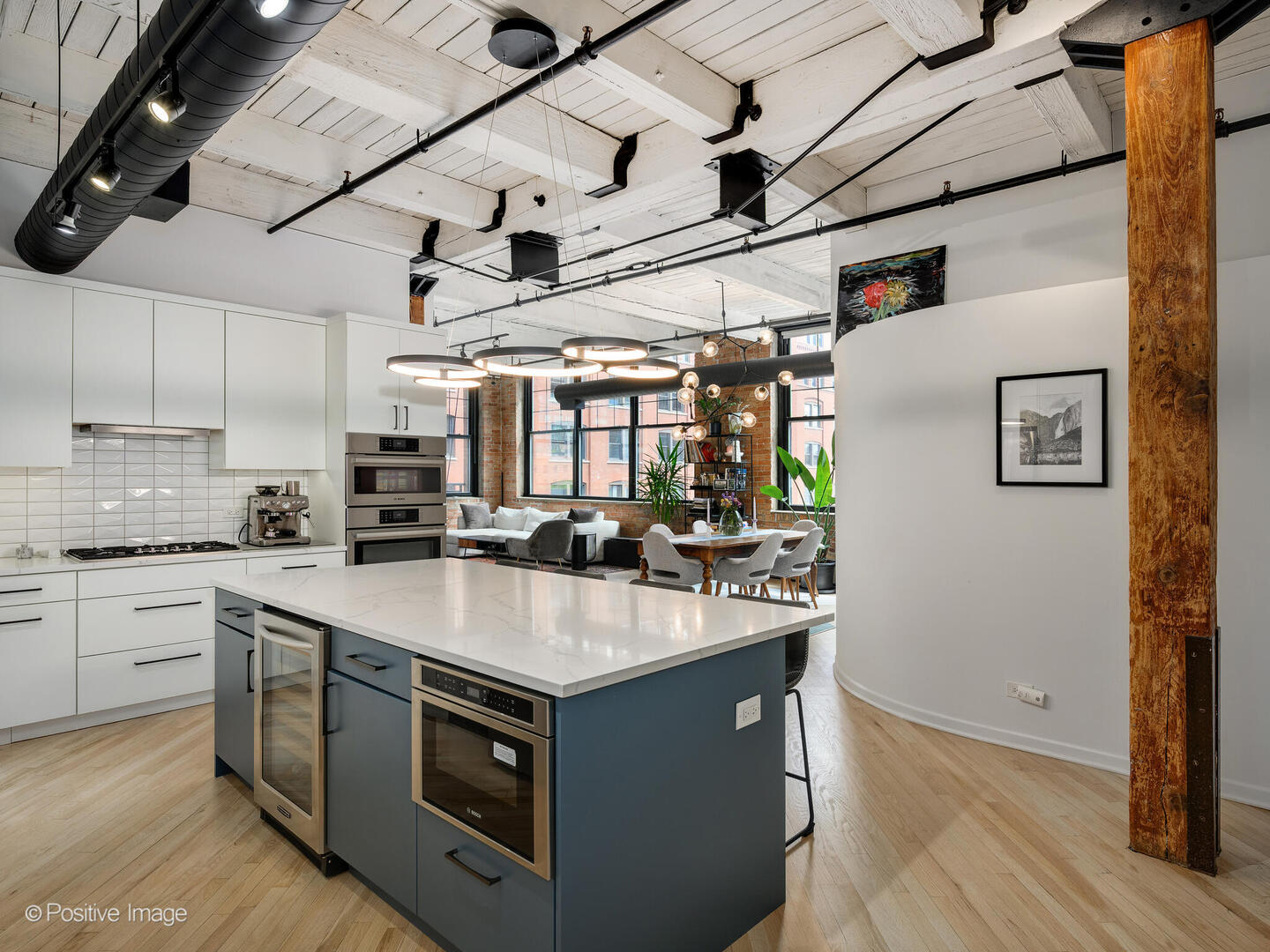 1000 W Washington Boulevard Unit: 334