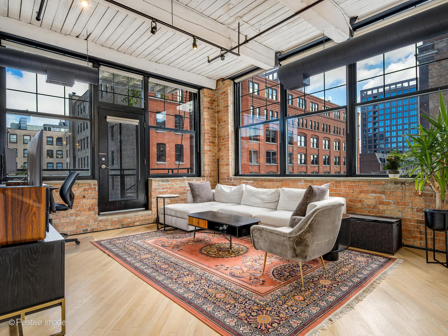 1000 W Washington Boulevard Unit: 334