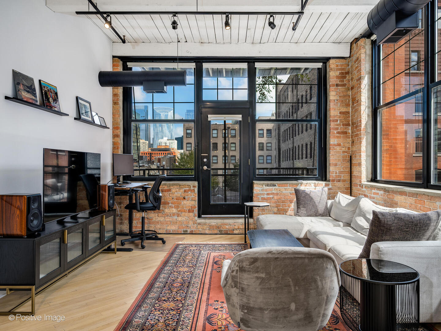 1000 W Washington Boulevard Unit: 334