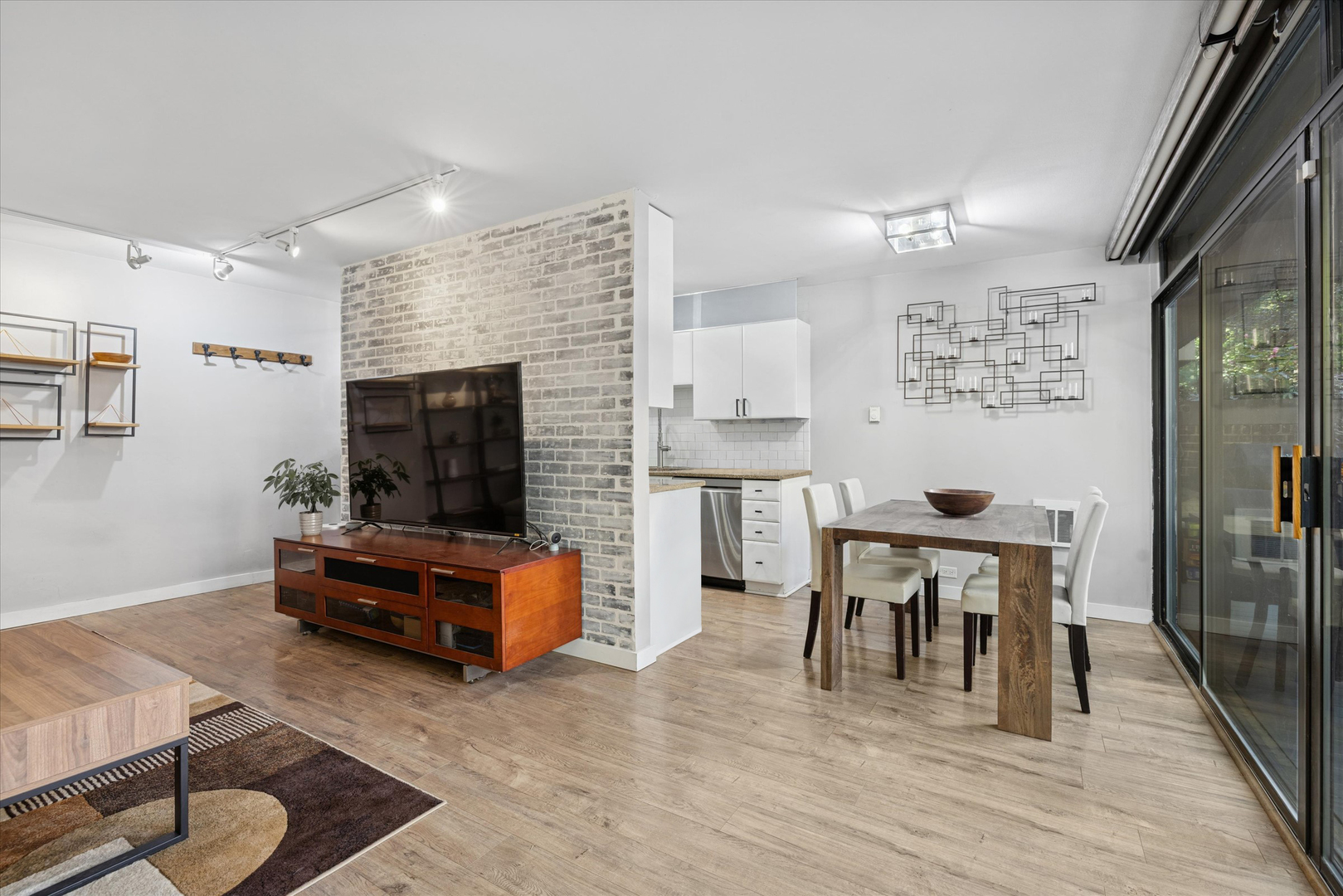 2600 N Hampden Court Unit: J1