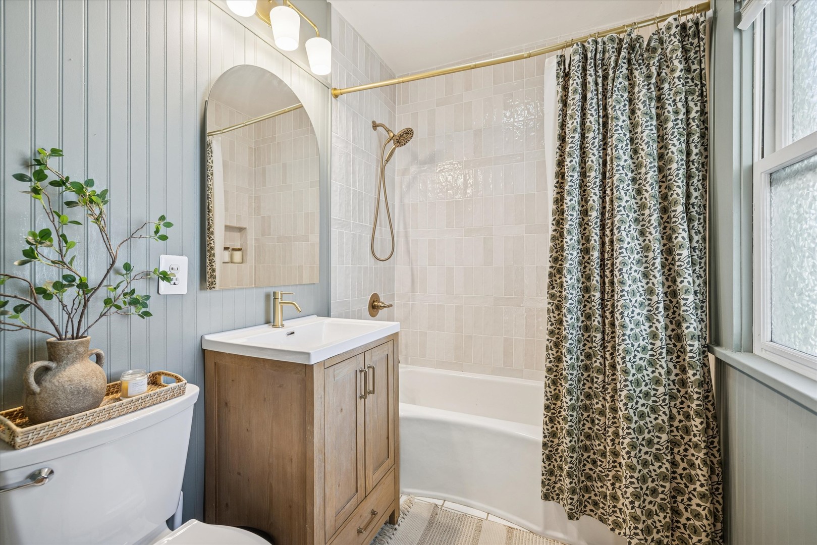 235 S Oakland Grove Avenue