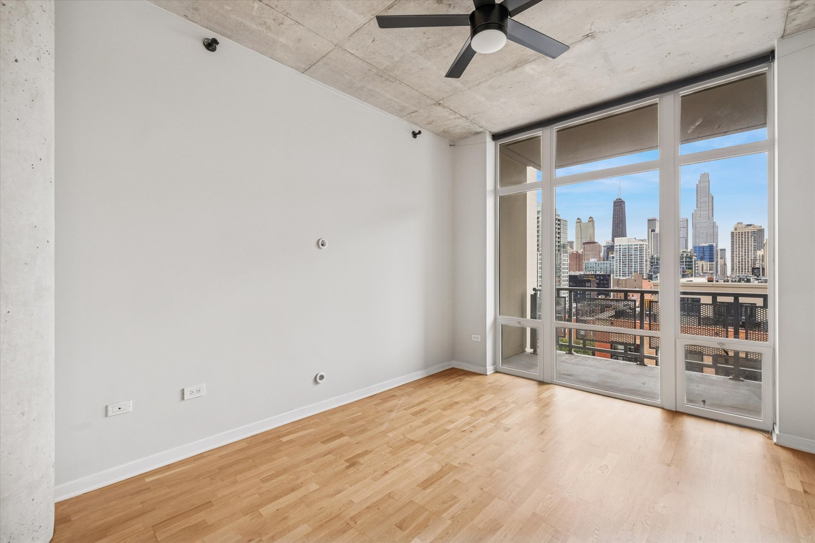 720 N Larrabee Street Unit: 1002