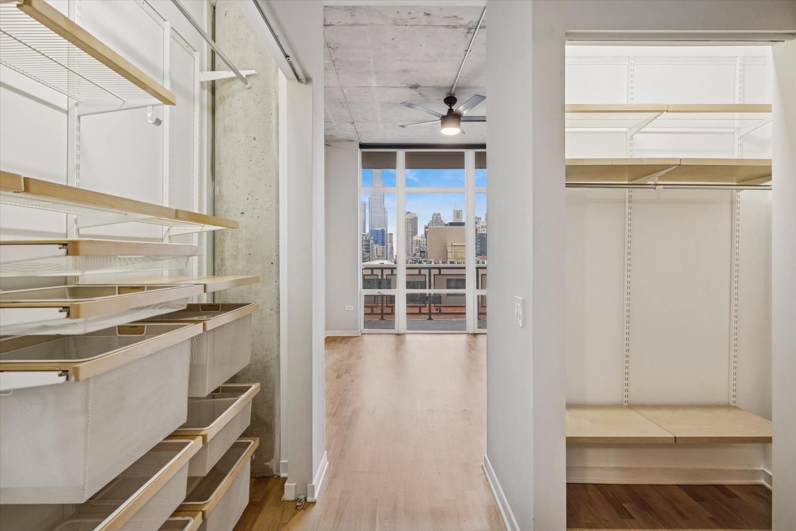 720 N Larrabee Street Unit: 1002