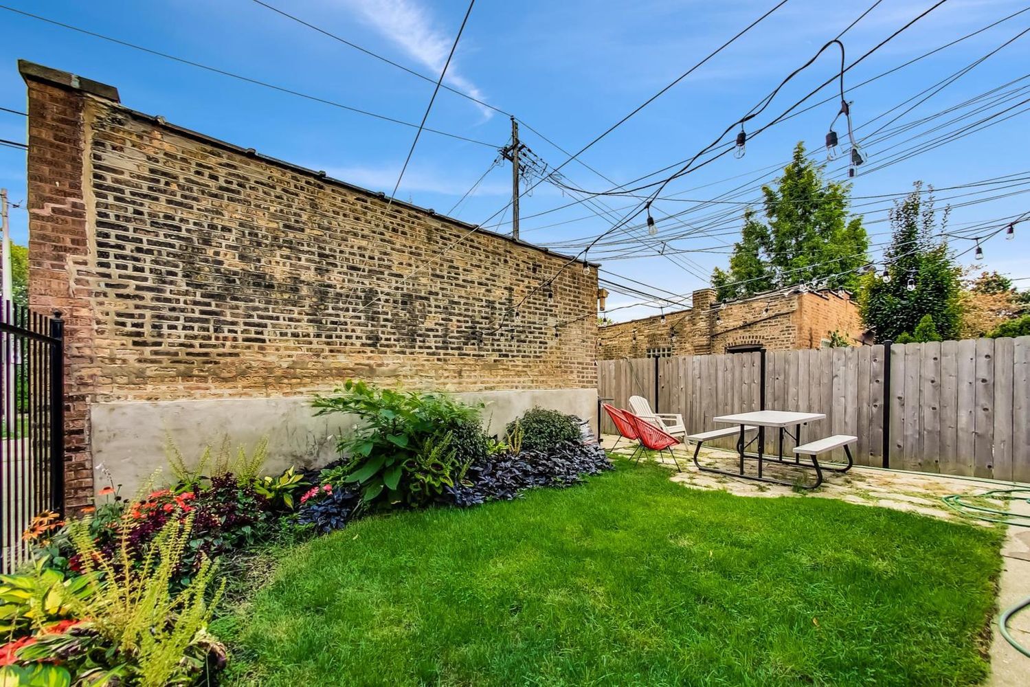 2225 W Waveland Avenue Unit: 2W