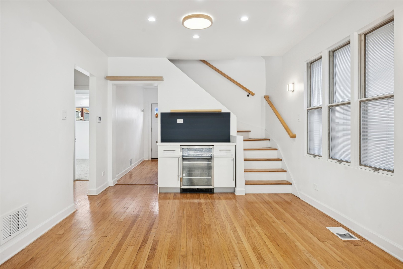 3831 N New England Avenue