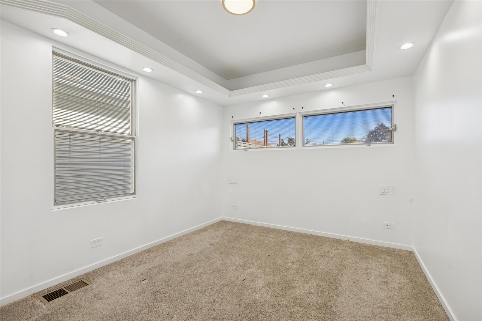 3831 N New England Avenue