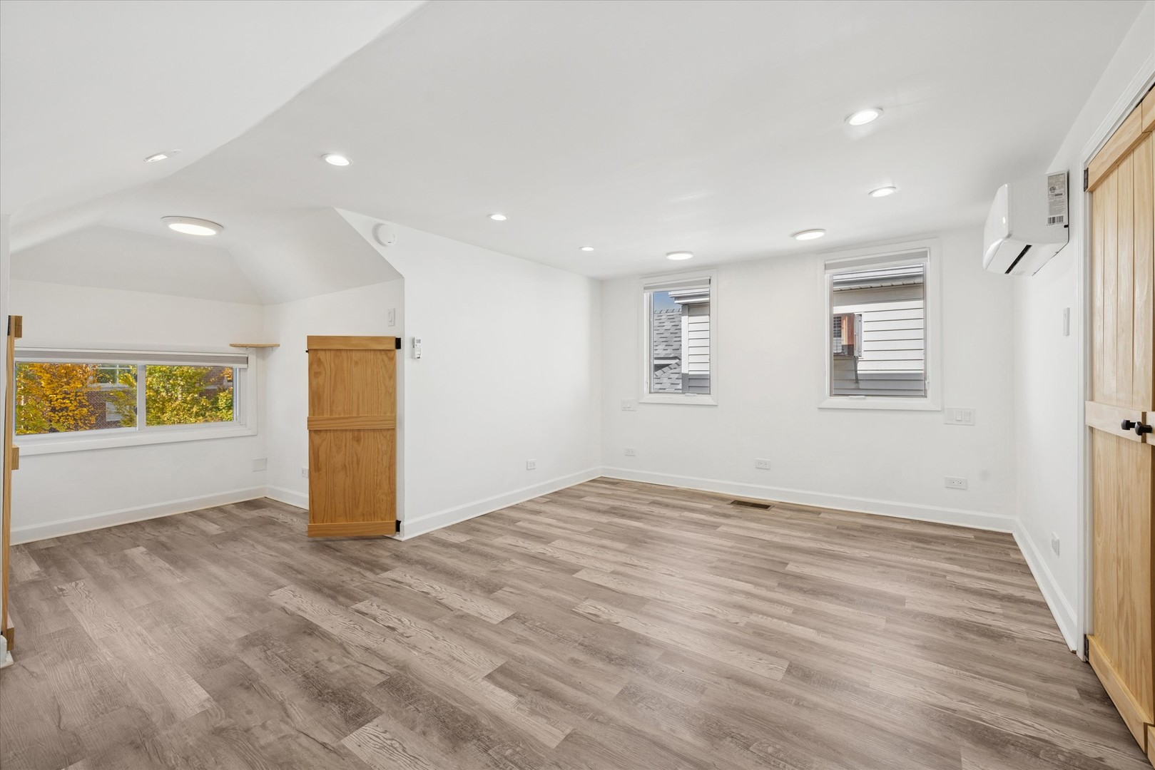 3831 N New England Avenue