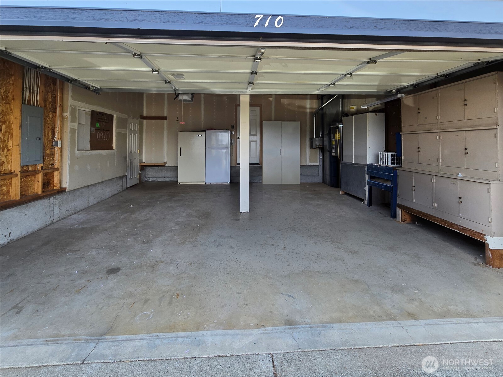 710 SW Echo Loop
