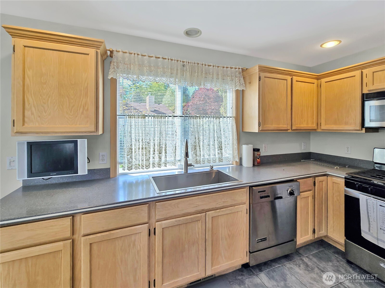 710 SW Echo Loop