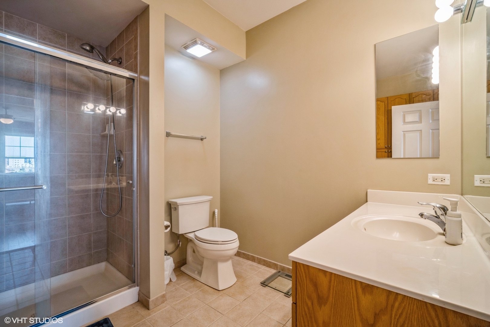 900 LEE Street Unit: 505