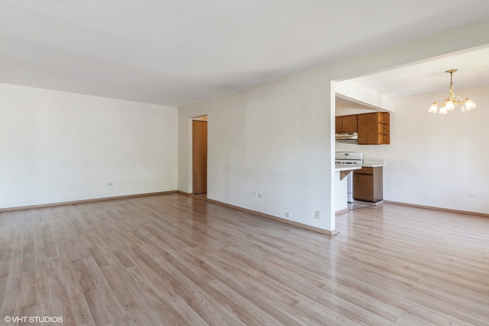 942 E Old Willow Road Unit: 101