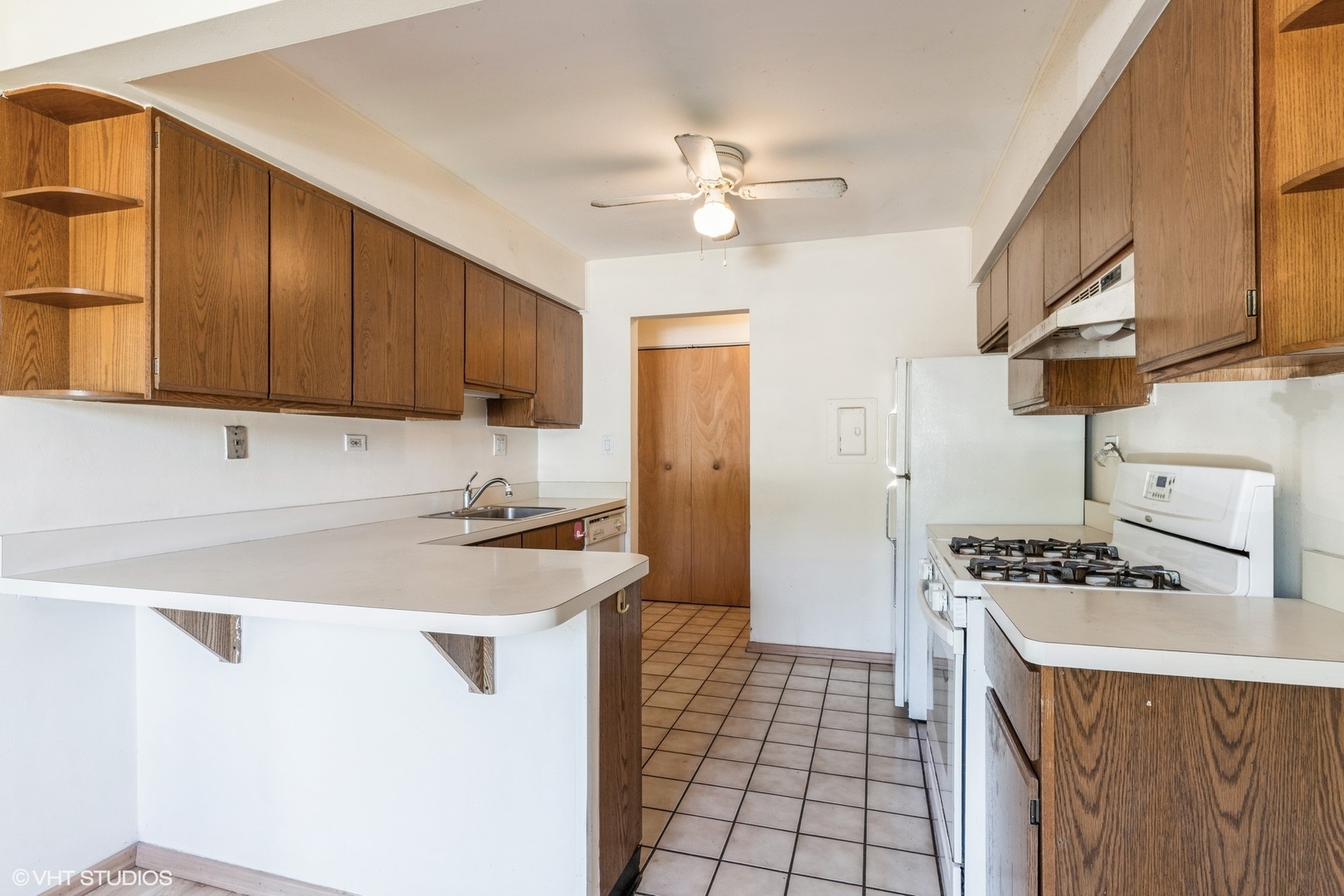 942 E Old Willow Road Unit: 101