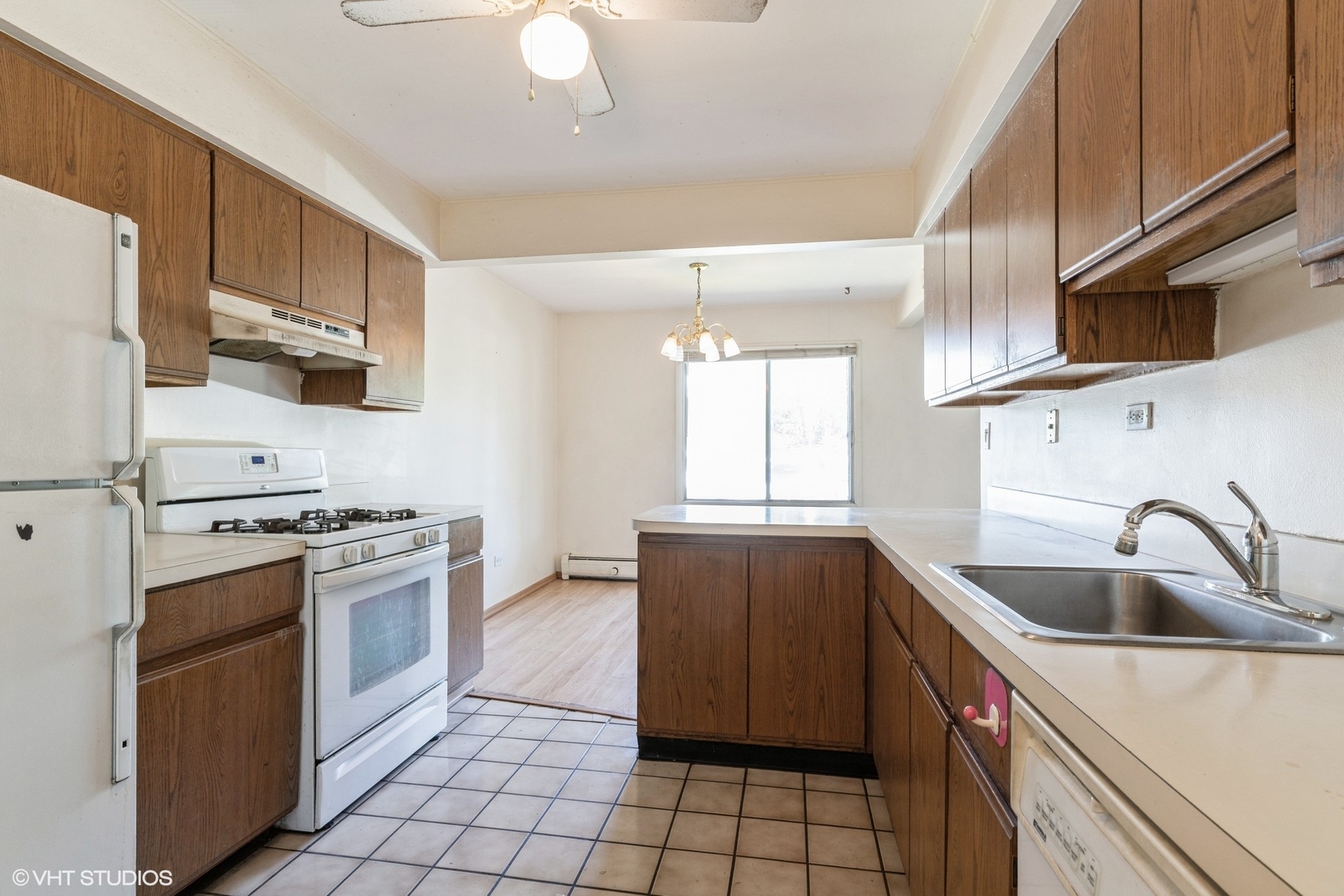 942 E Old Willow Road Unit: 101