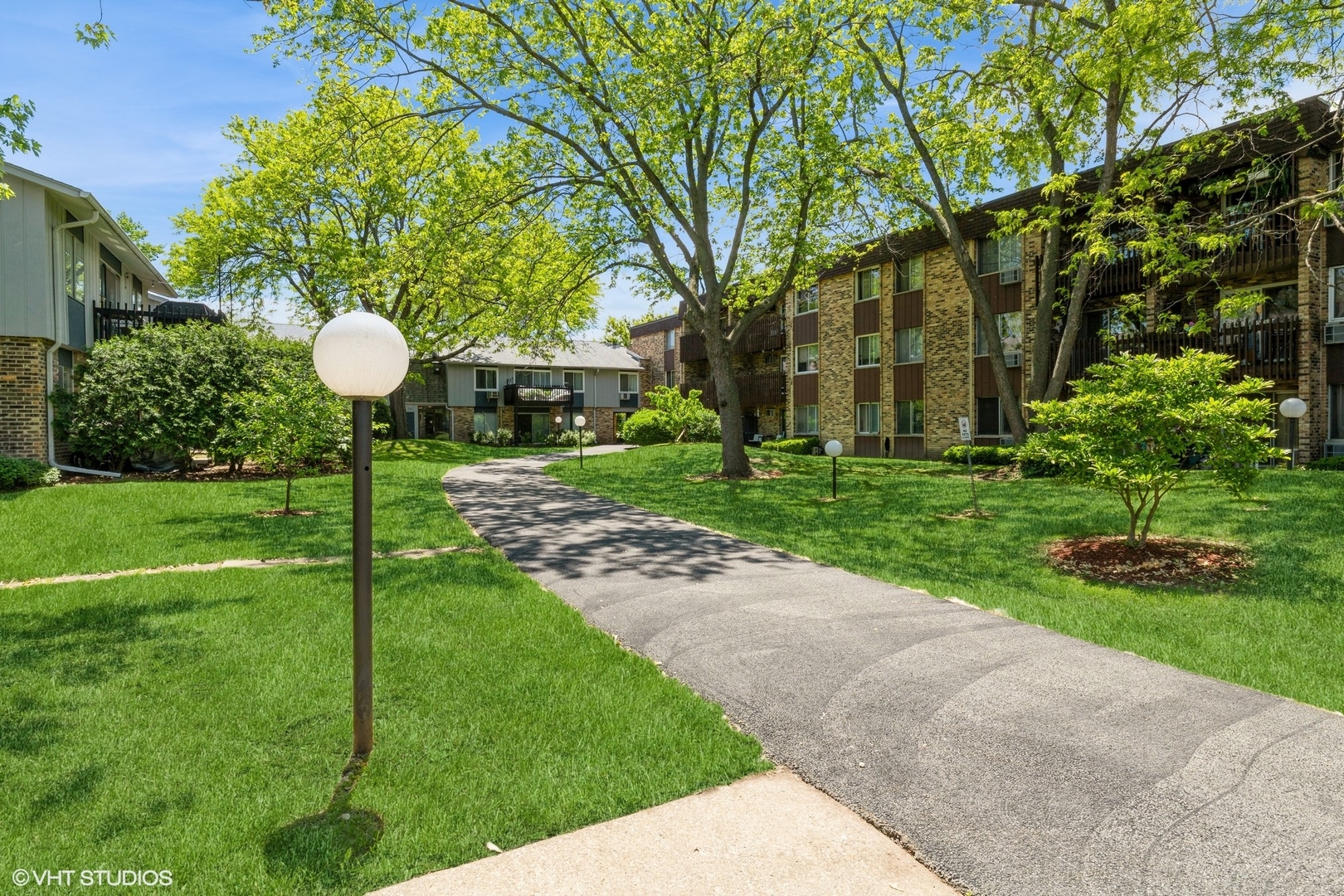942 E Old Willow Road Unit: 101