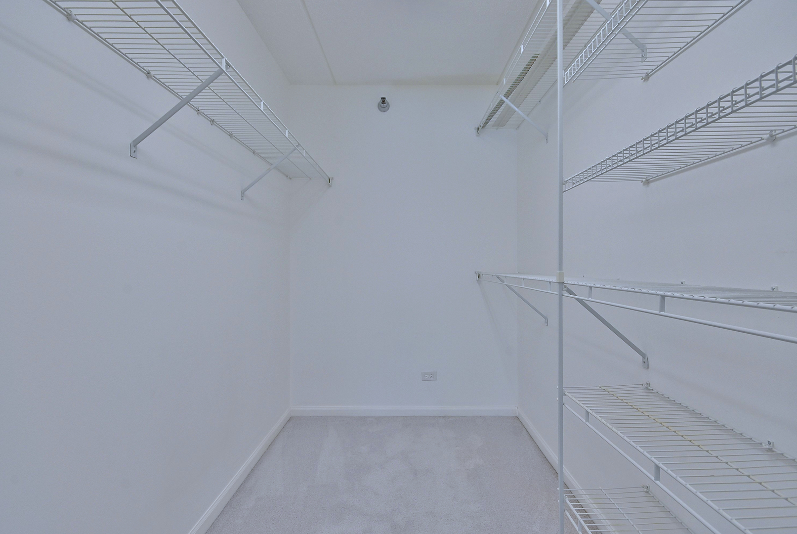 7091 W Touhy Avenue Unit: 209