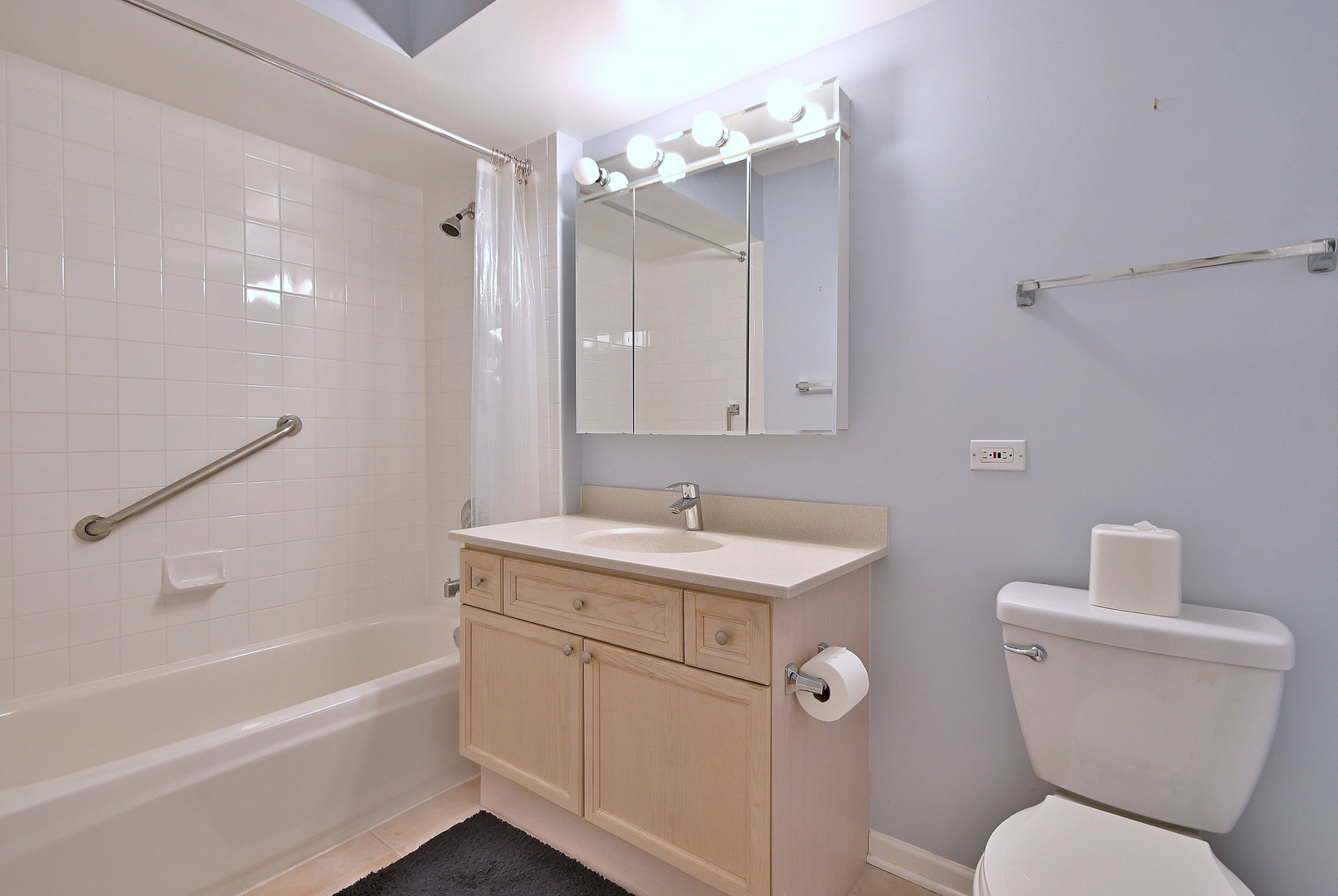 7091 W Touhy Avenue Unit: 209