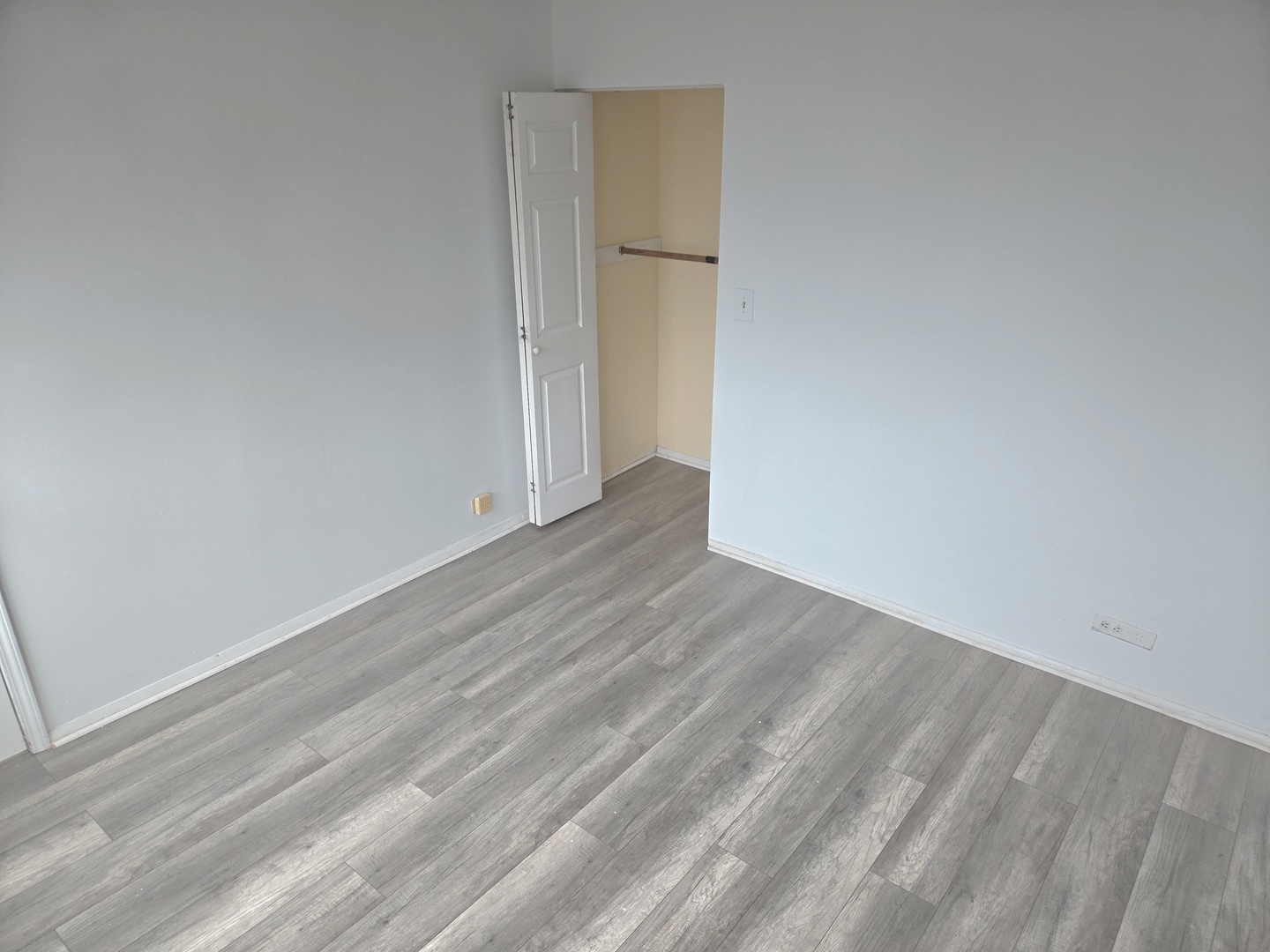 88 W SCHILLER Street Unit: 2305L