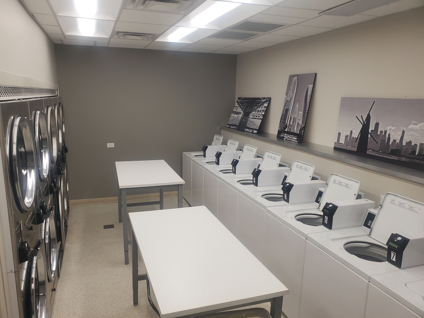 88 W SCHILLER Street Unit: 2305L