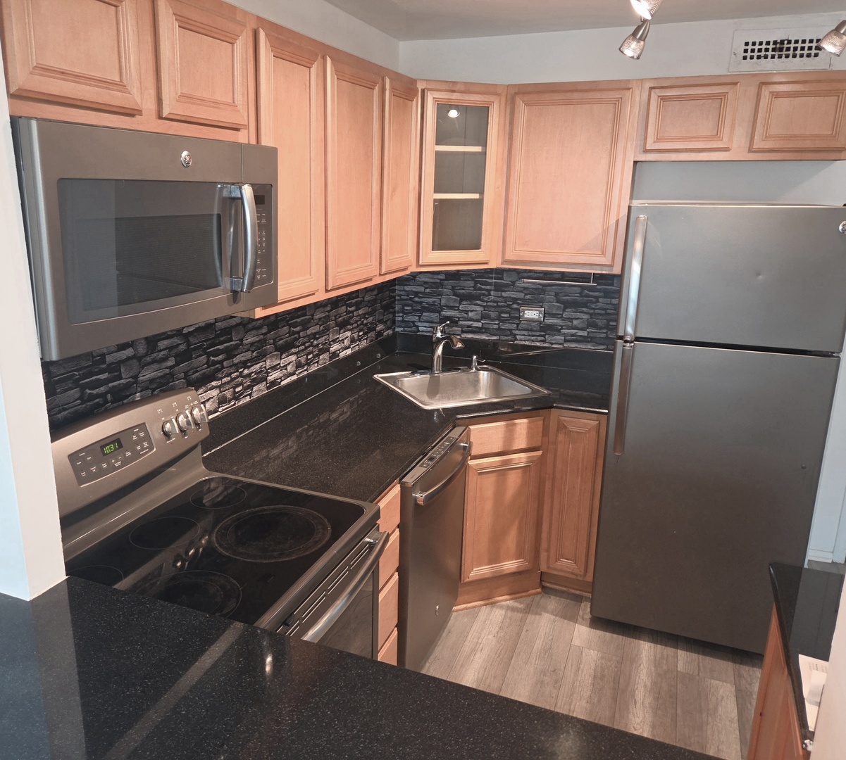88 W SCHILLER Street Unit: 2305L