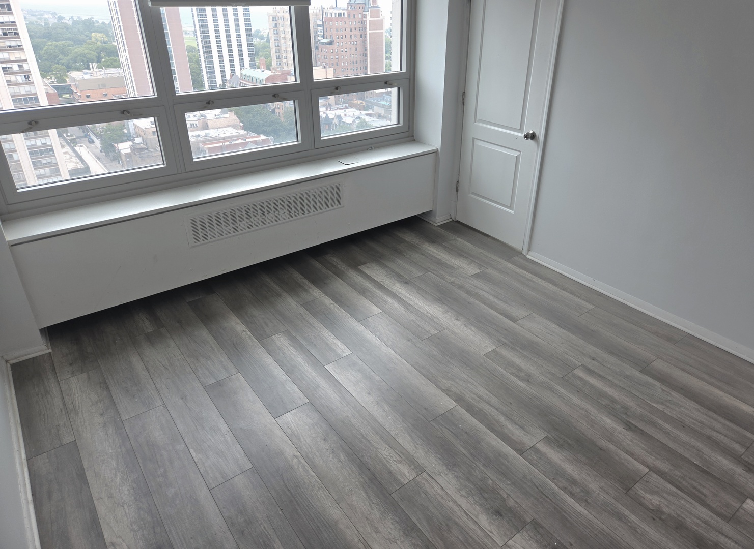 88 W SCHILLER Street Unit: 2305L