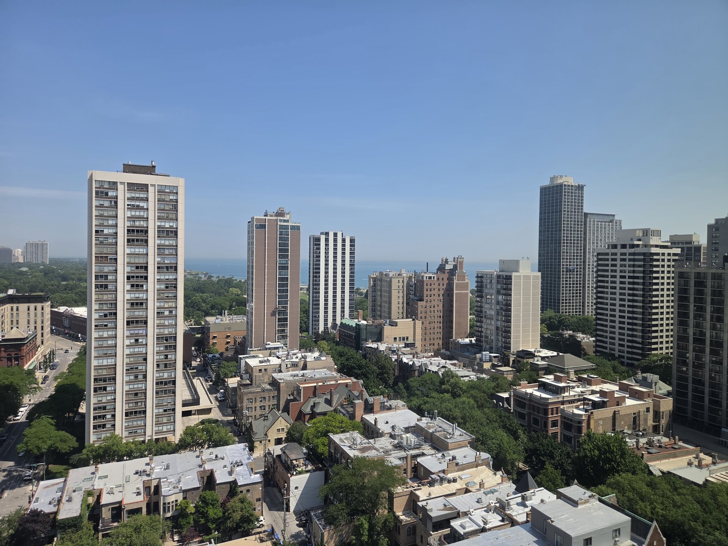 88 W SCHILLER Street Unit: 2305L