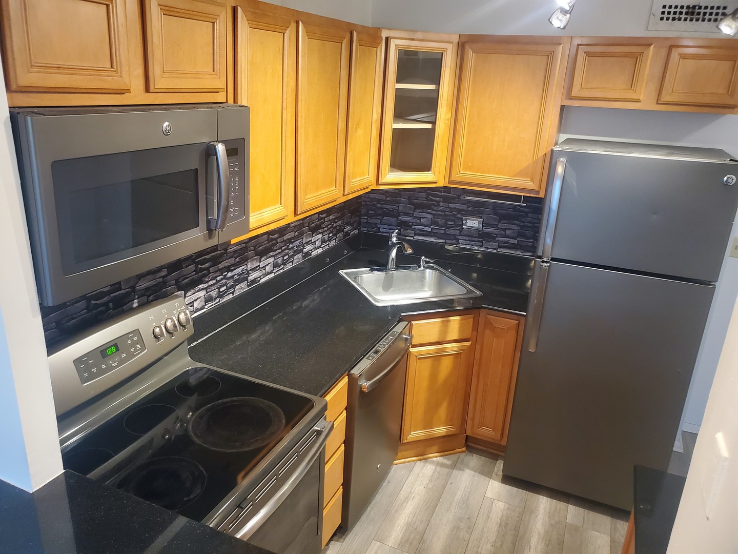 88 W SCHILLER Street Unit: 2305L