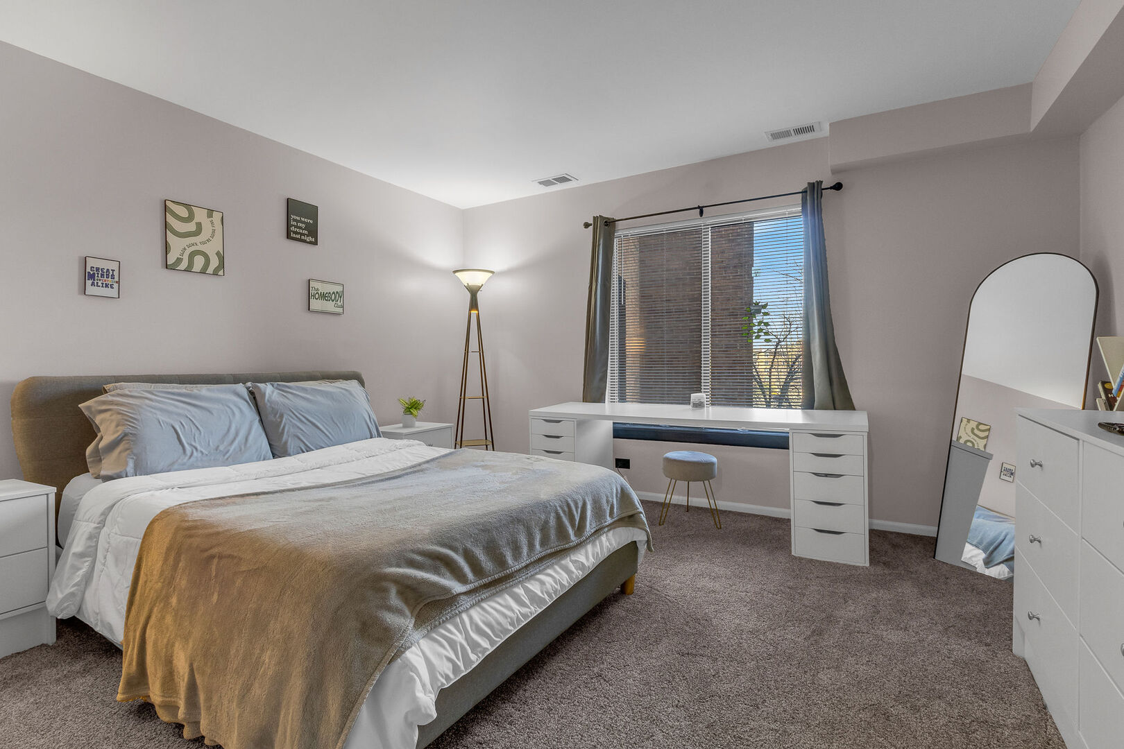 950 E Wilmette Road Unit: 330