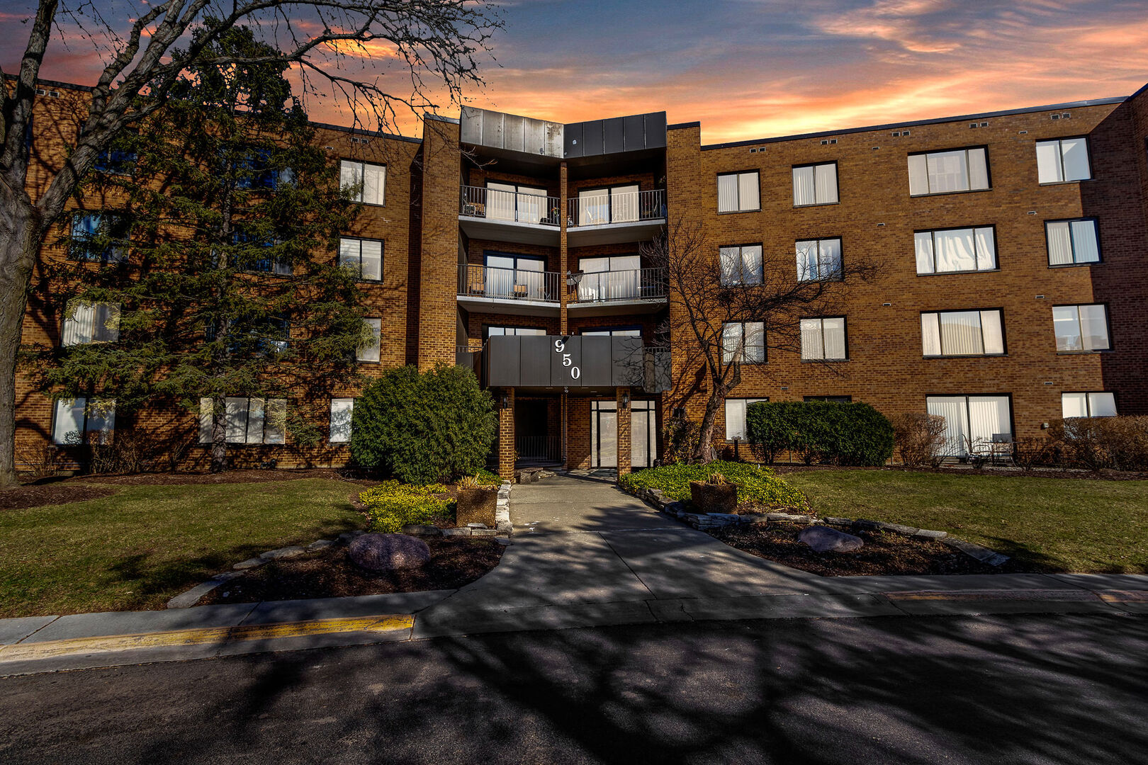 950 E Wilmette Road Unit: 330