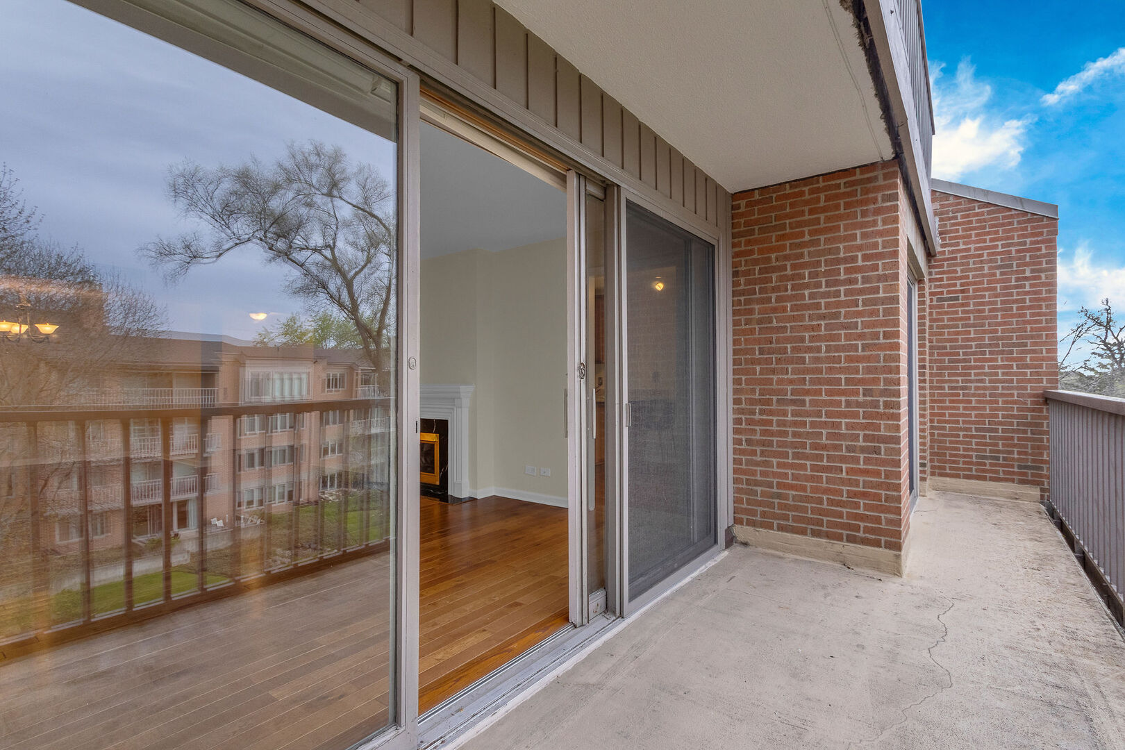 22 Park Lane Unit: 404