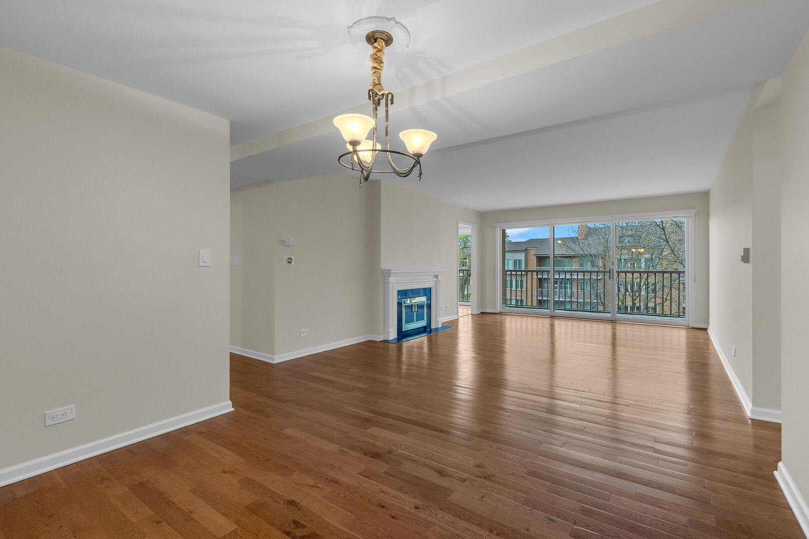 22 Park Lane Unit: 404