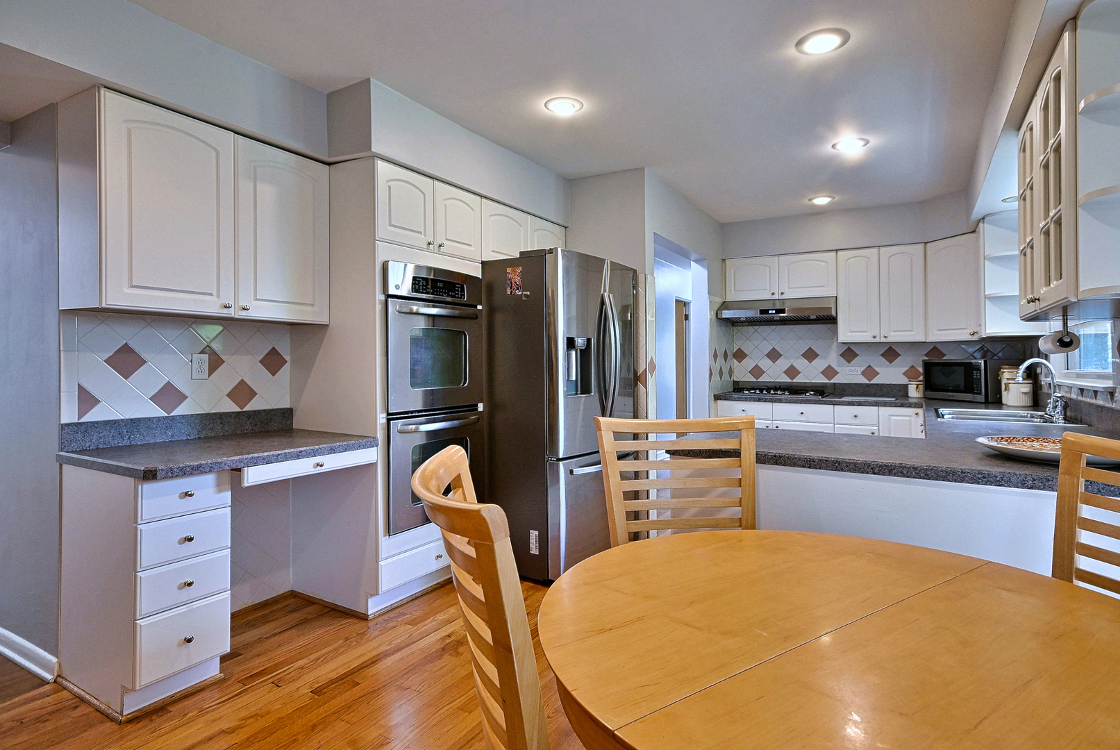 4915 Jerome Avenue