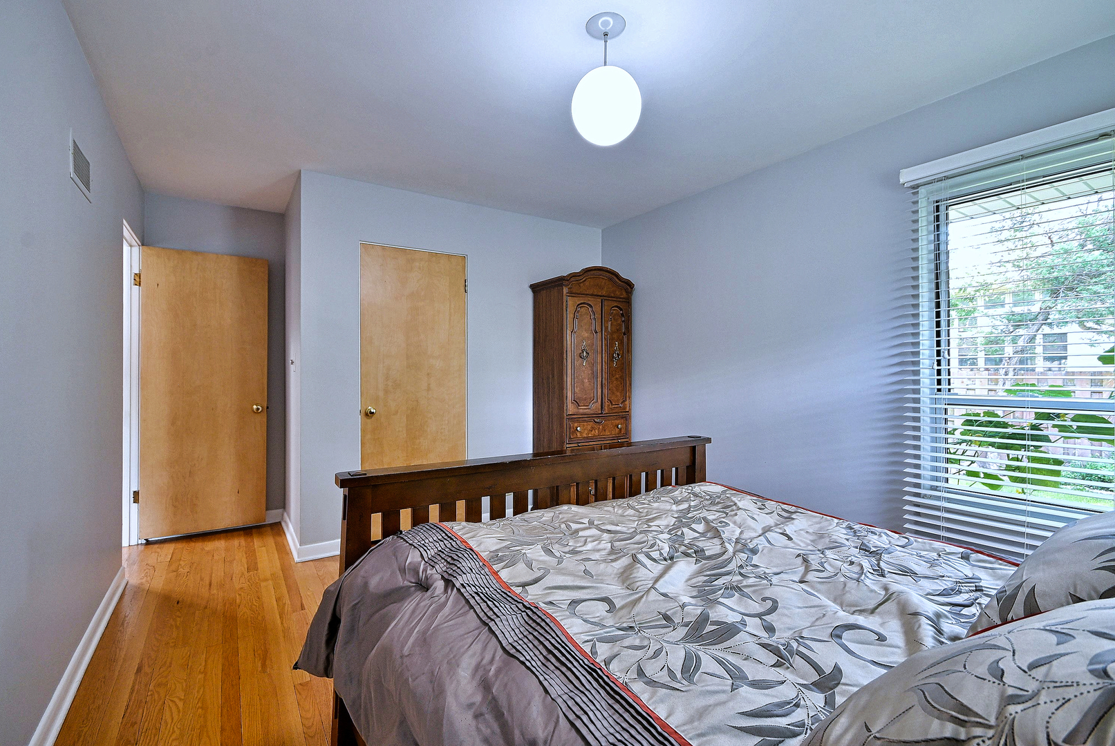 4915 Jerome Avenue