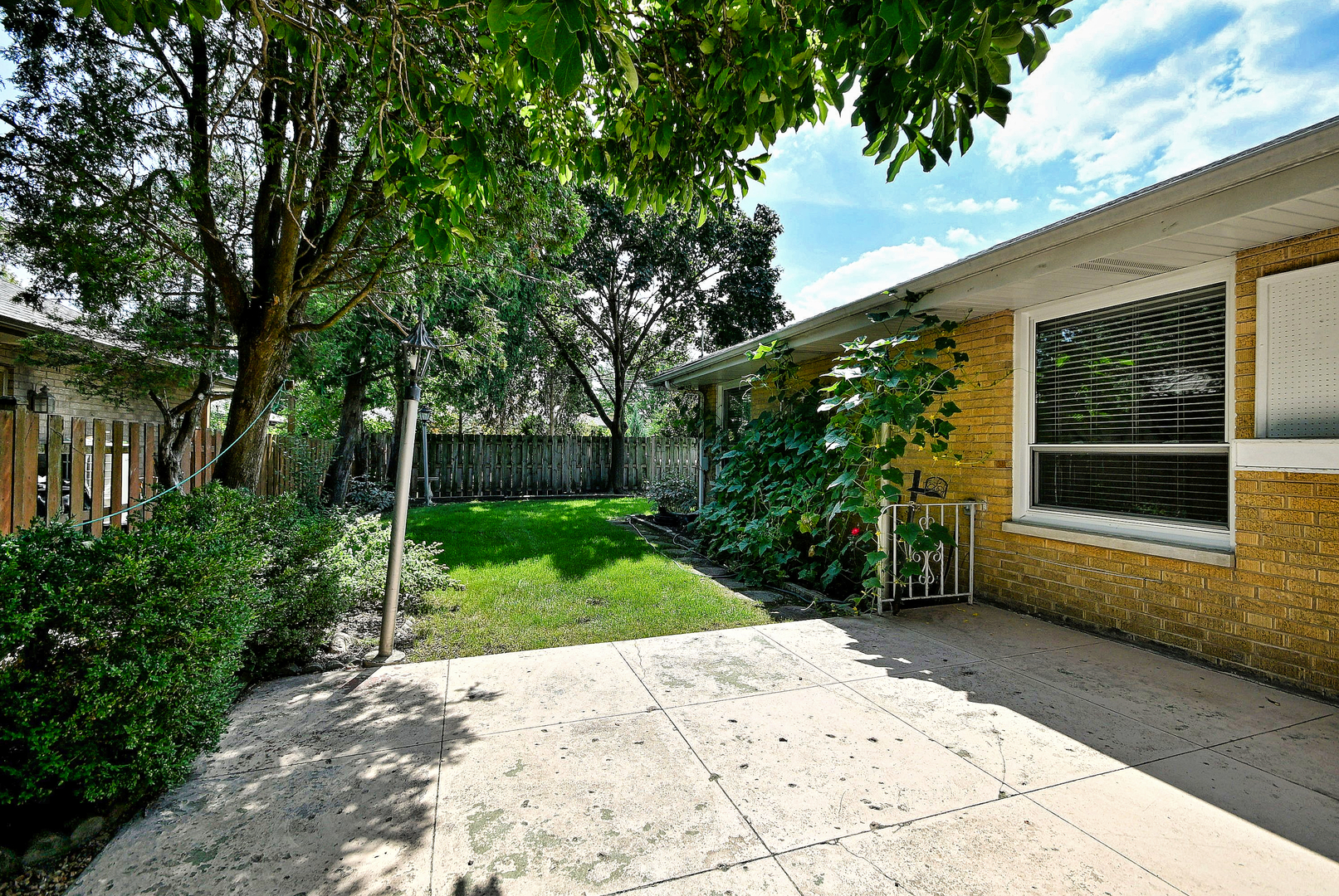 4915 Jerome Avenue